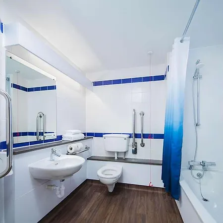 Otel Travelodge Newquay Seafront 3*